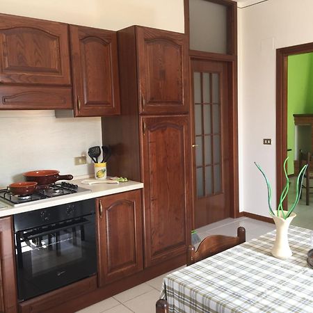 Aparthotel Il Porto Tuoro sul Trasimeno Pokoj fotografie