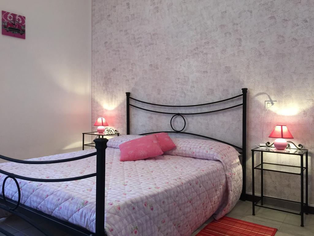 Aparthotel Il Porto Tuoro sul Trasimeno Pokoj fotografie