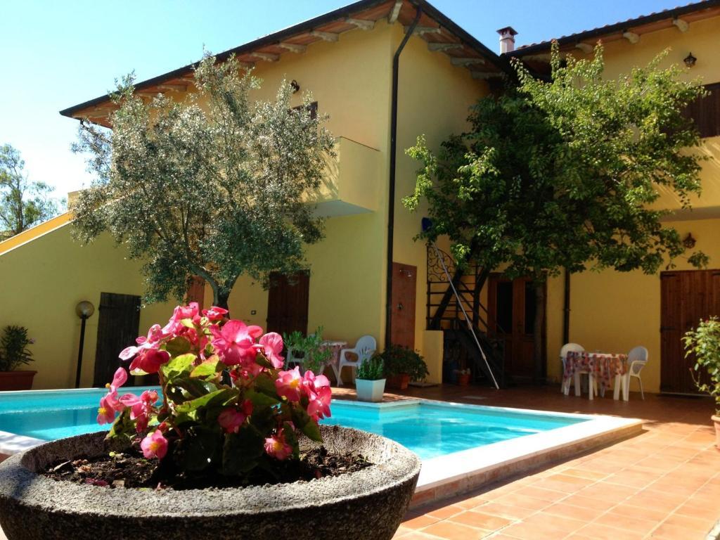 Aparthotel Il Porto Tuoro sul Trasimeno Exteriér fotografie